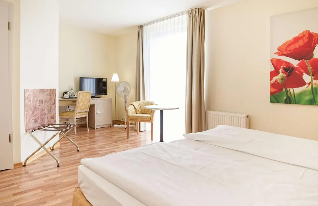 Hotel Am Schloss Koepenick By Golden Tulip-1